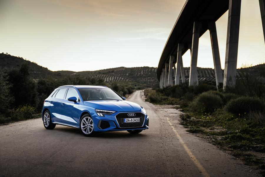  Audi A3 Sportback 30 TDI S-Line 2020 года  (WW) (фото 1 из 41)
